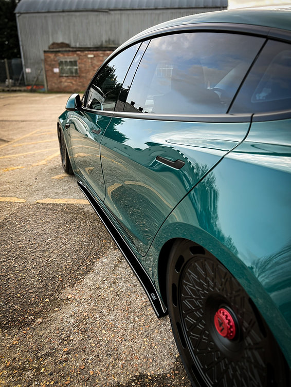 TRC Dark Ghost - Tesla Model 3 Side Skirt Splitters