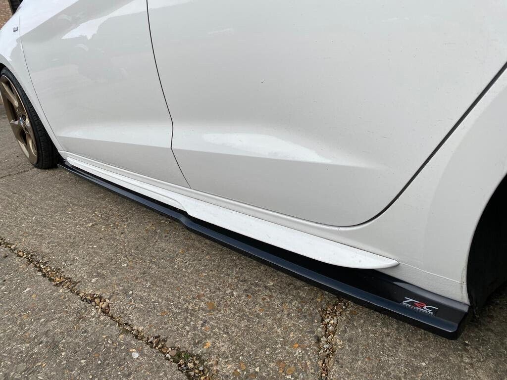 TRC Audi A1 S-Line 8Y Side Skirt Splitters